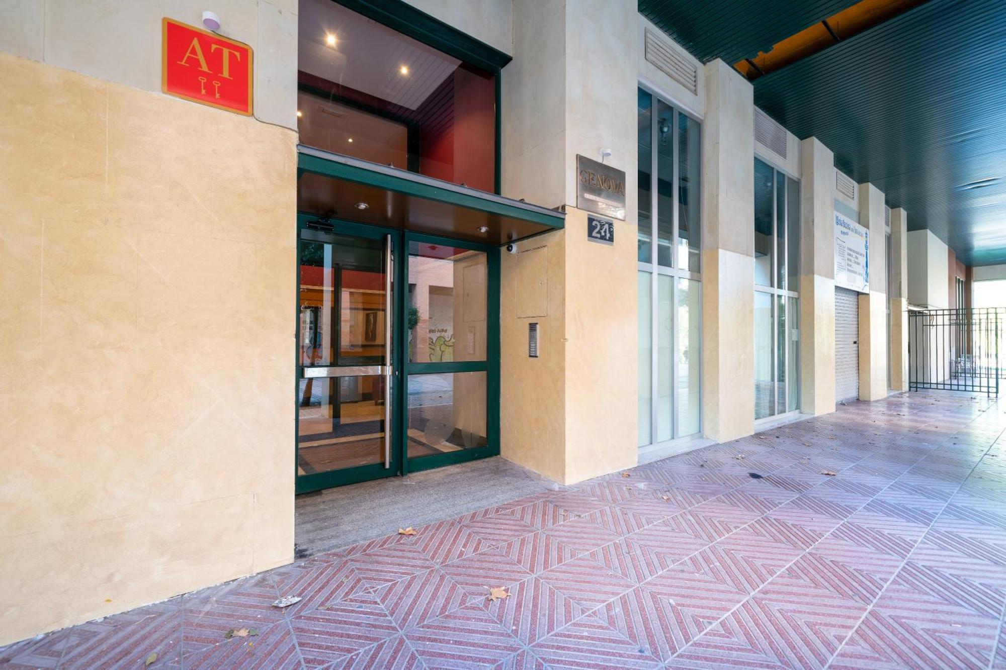 Apartamentos Go - Genova Parquesol - Parking Gratuito バリャドリド エクステリア 写真