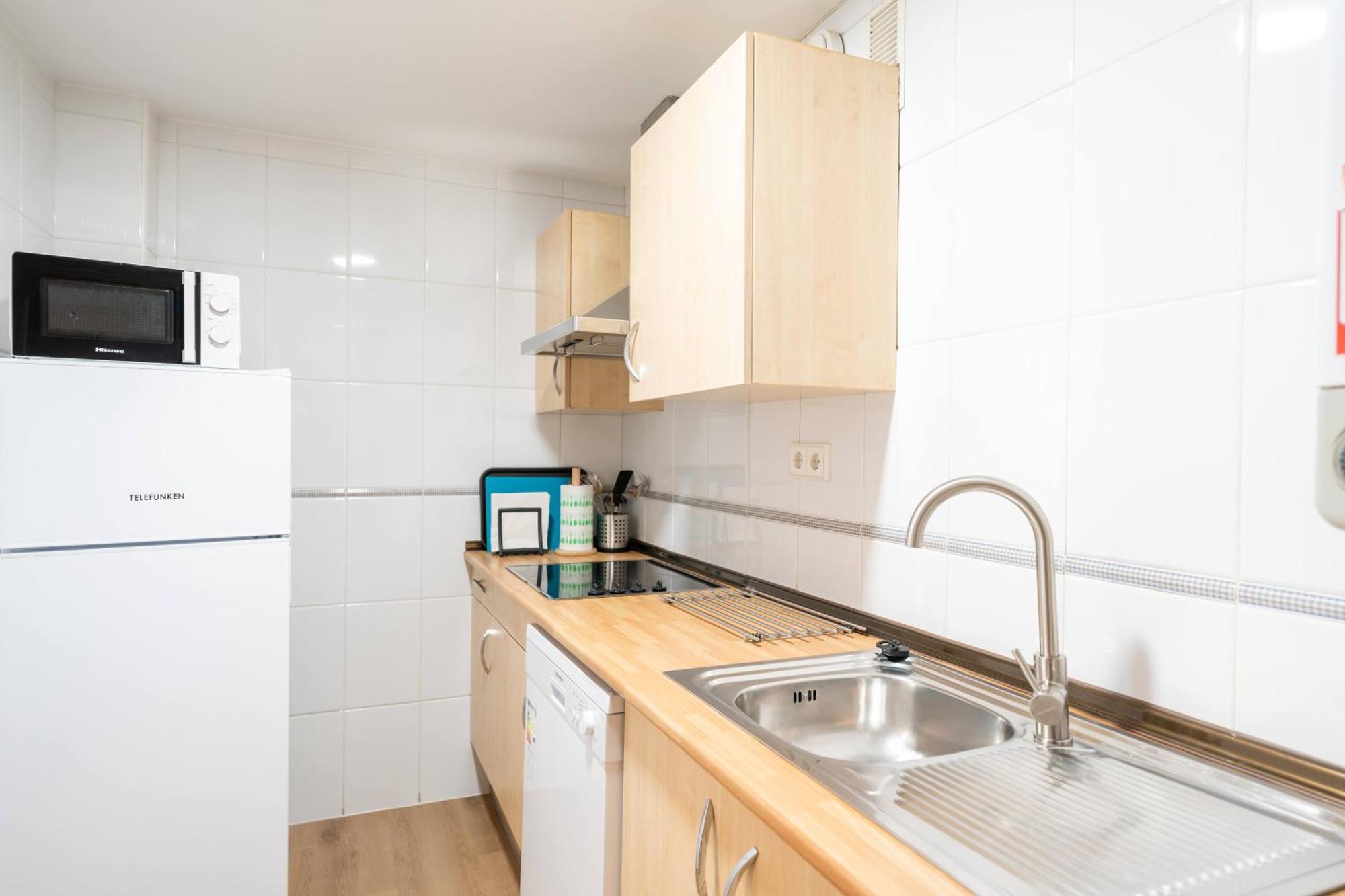 Apartamentos Go - Genova Parquesol - Parking Gratuito バリャドリド エクステリア 写真