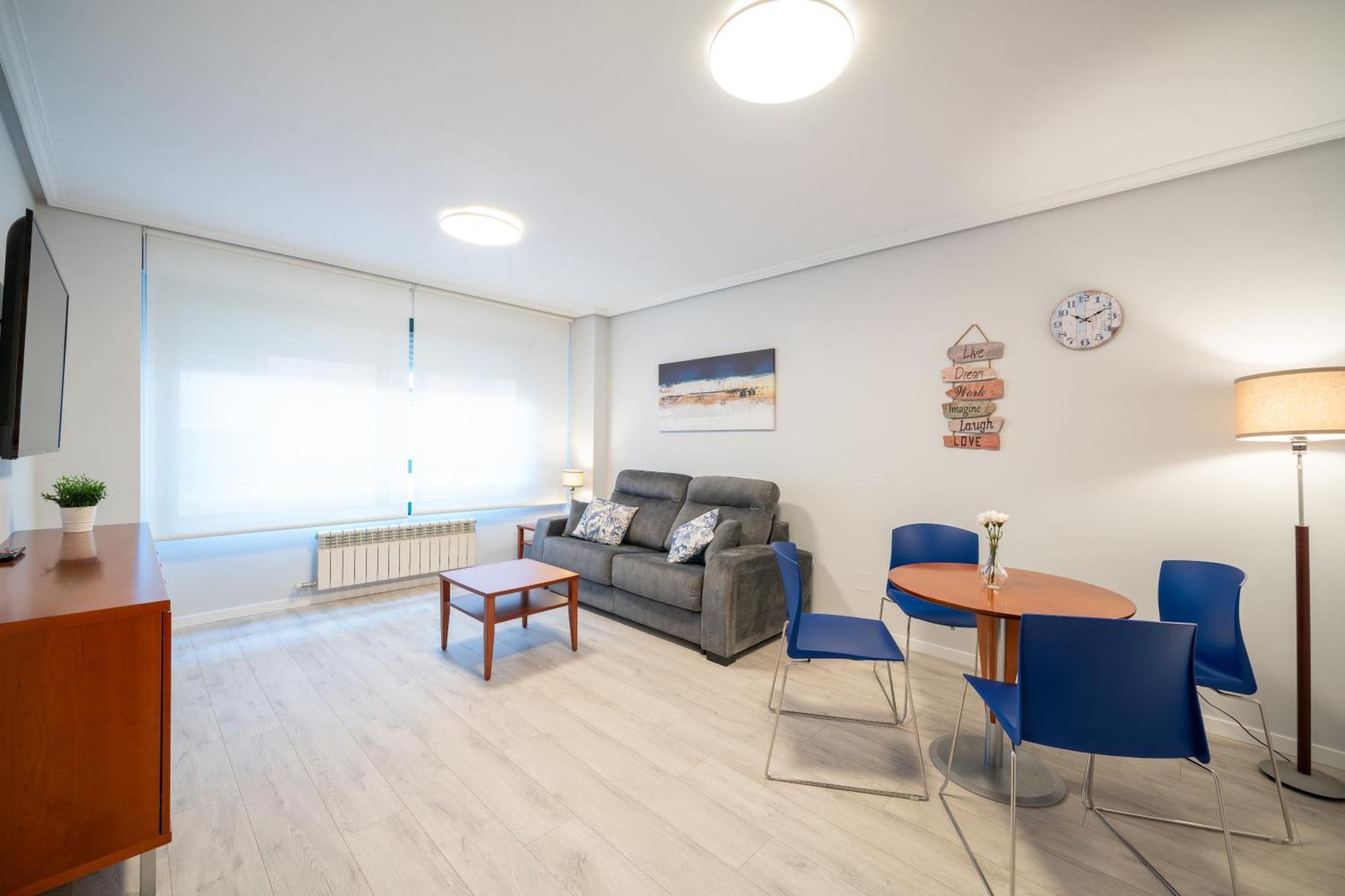 Apartamentos Go - Genova Parquesol - Parking Gratuito バリャドリド エクステリア 写真